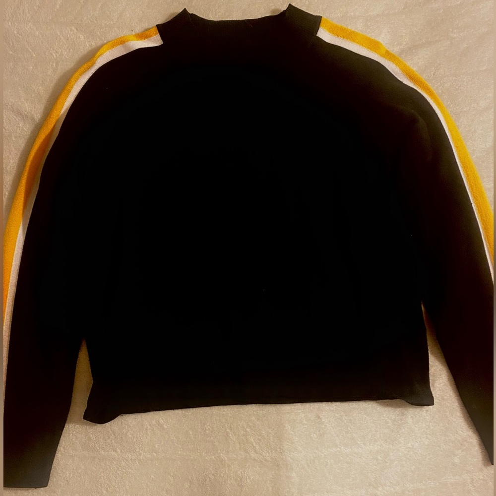 Women’s Sweater (striped sleeves)